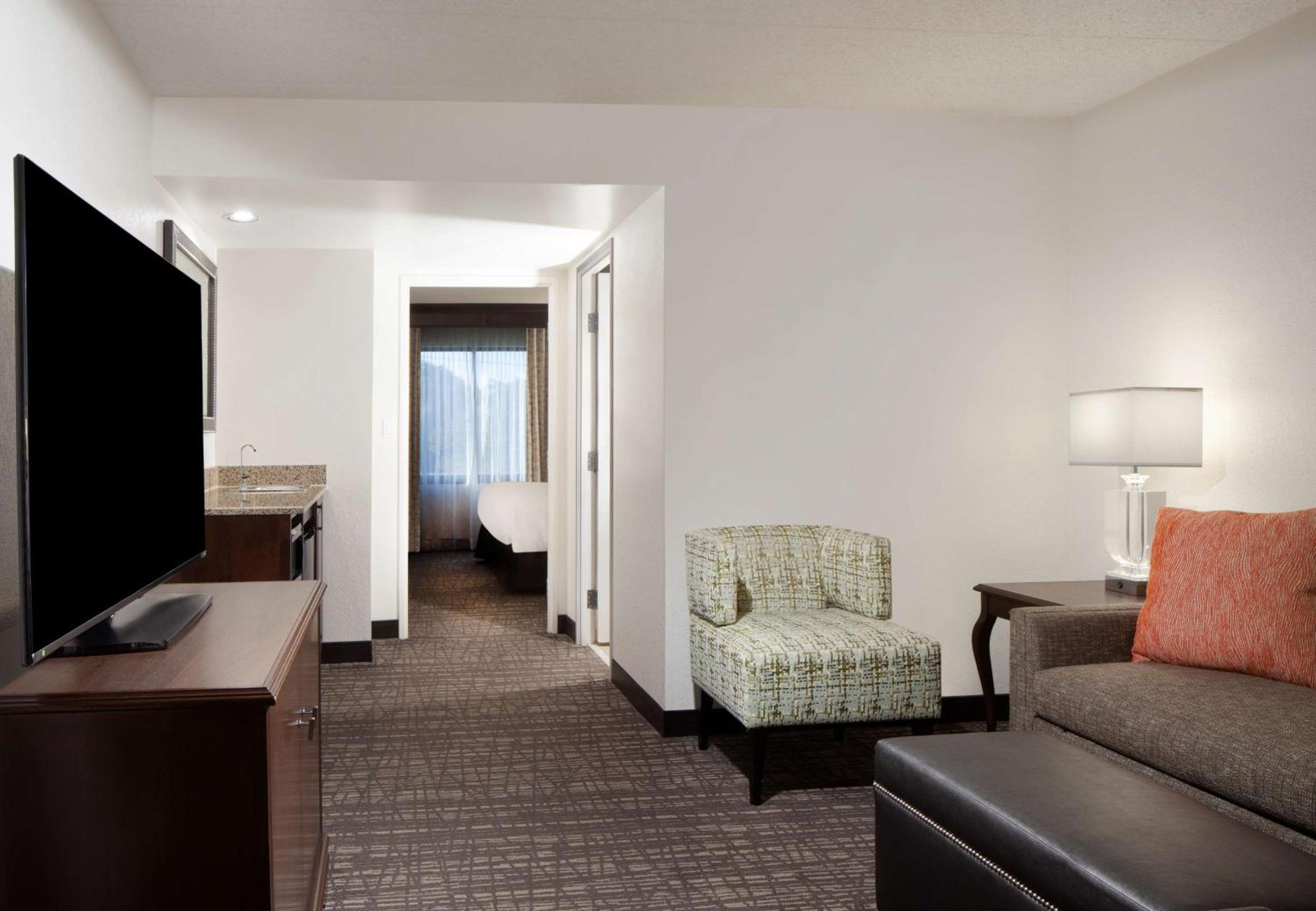 Embassy By Hilton Airport Hotel Philadelphia