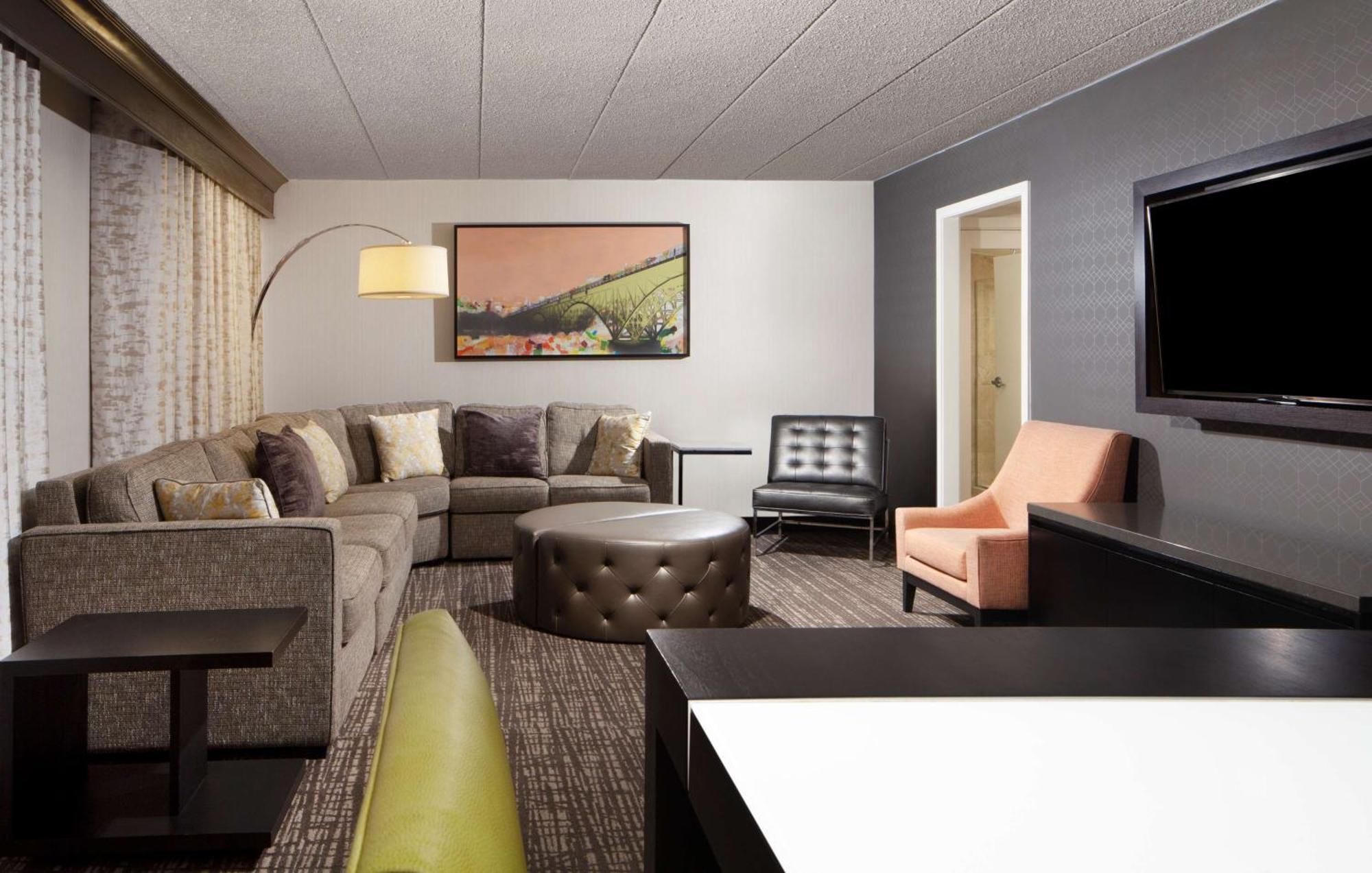 Hotel Embassy By Hilton Airport Philadelphia