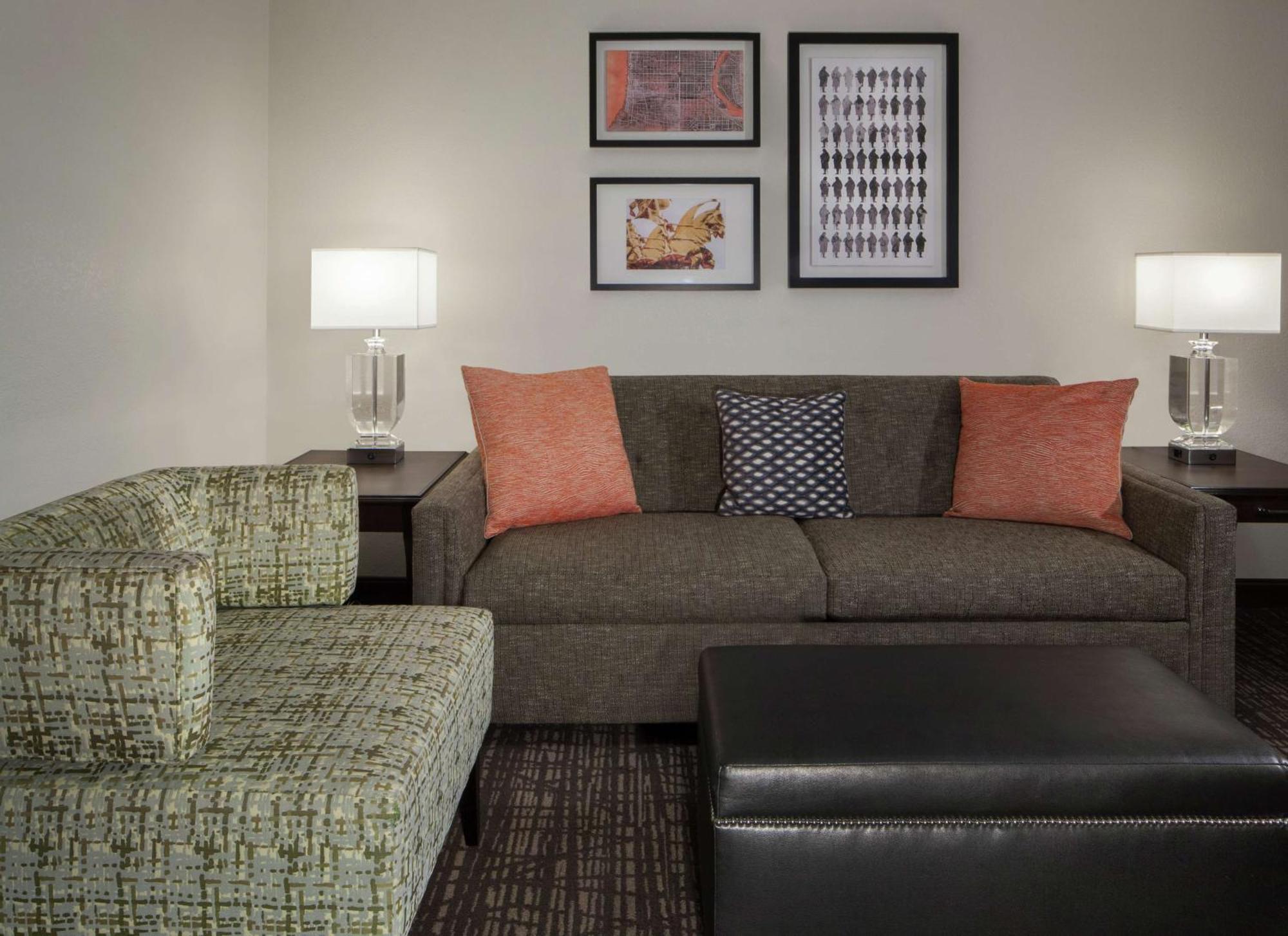 Hotel Embassy By Hilton Airport Philadelphia