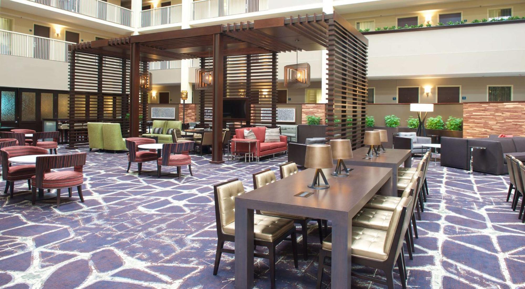 Hotel Embassy By Hilton Airport Philadelphia