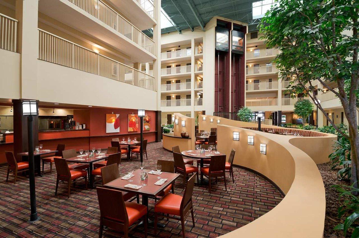 Hotel Embassy By Hilton Airport 4*
